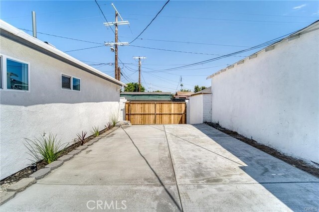 Building Photo - 11443 Saticoy St