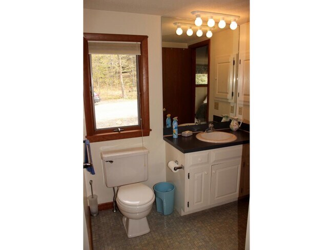 Building Photo - 619 Otter Rd