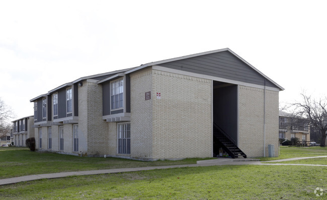 Building Photo - La Hacienda Apartments