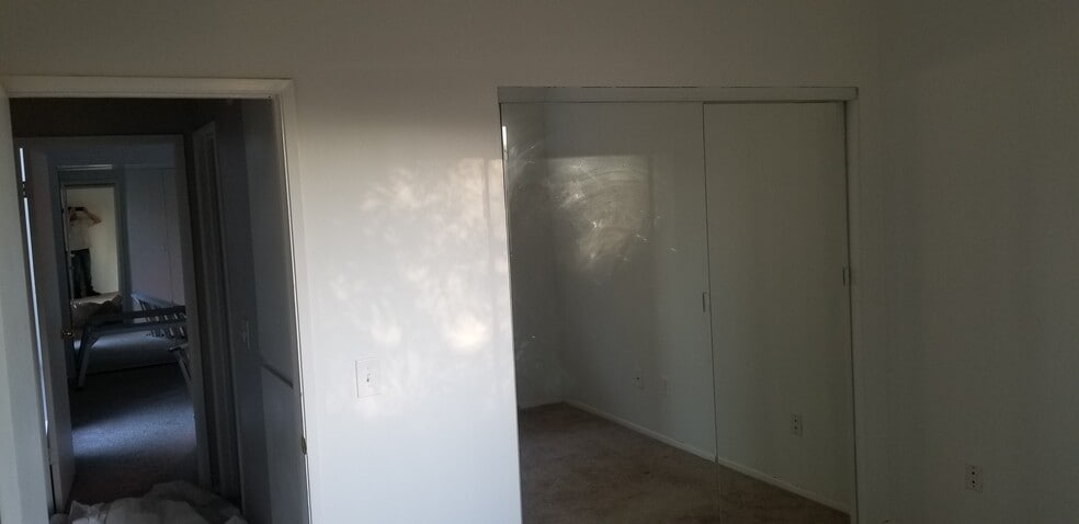 Bedroom 3 - 47 Redwood Ct