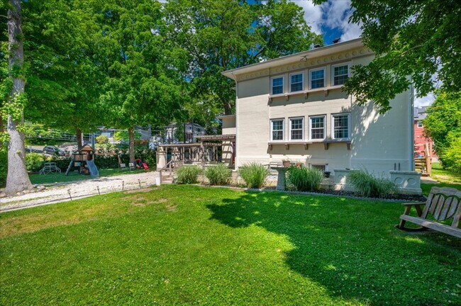 Building Photo - Rare opportunity to lease this Frank Lloyd Wright-inspired Colonial in the highly sought-after Ha...