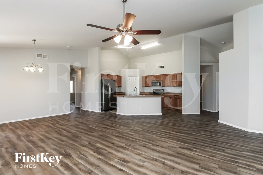 Building Photo - 4082 E Meadow Lark Way