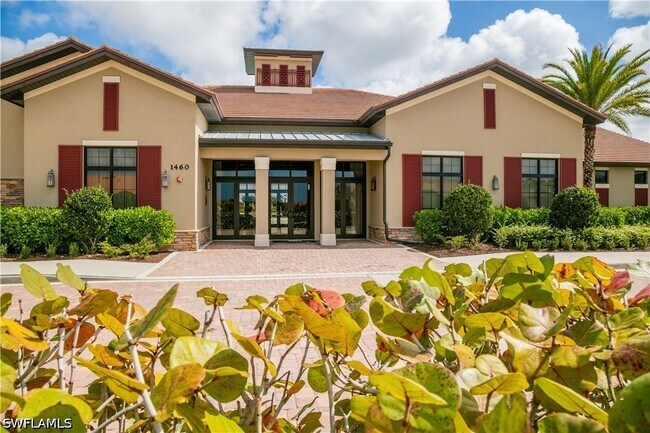 Building Photo - 1466 Artesia Dr W