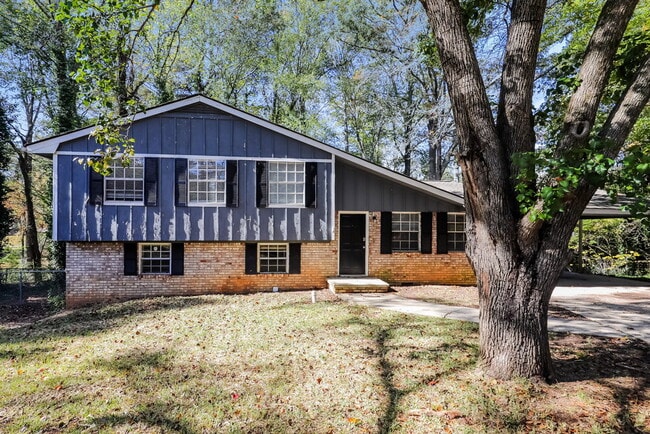 Building Photo - 7391 White Castle Ct