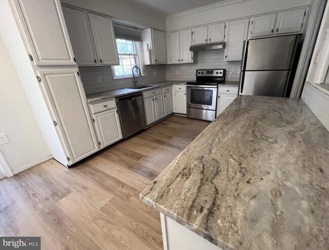 Building Photo - 11380 Cromwell Ct