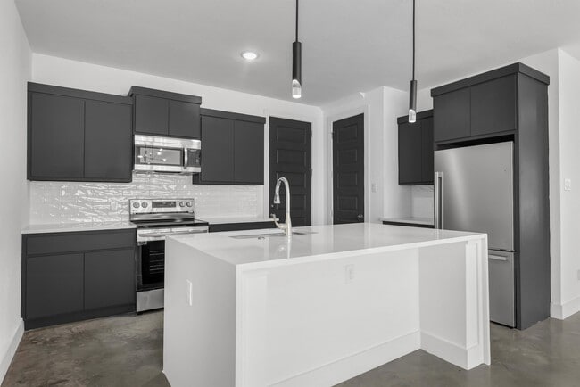 Building Photo - 3013 Alpha Wolf Ct