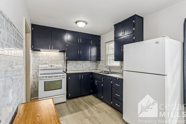 Building Photo - 2 Bed, West Wichita