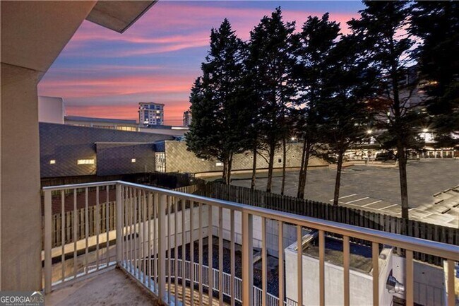 Building Photo - 250 Pharr Rd NE