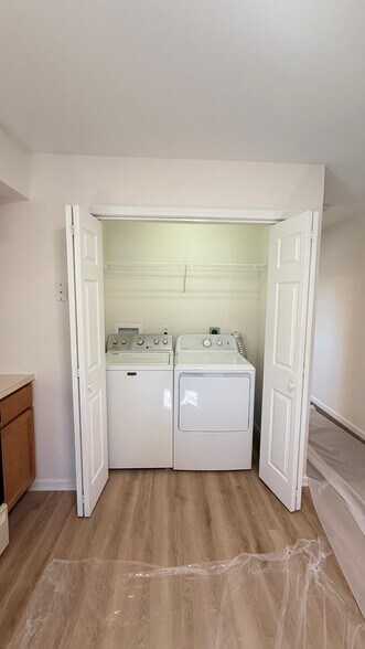 Building Photo - 91 Cloverdale Ave