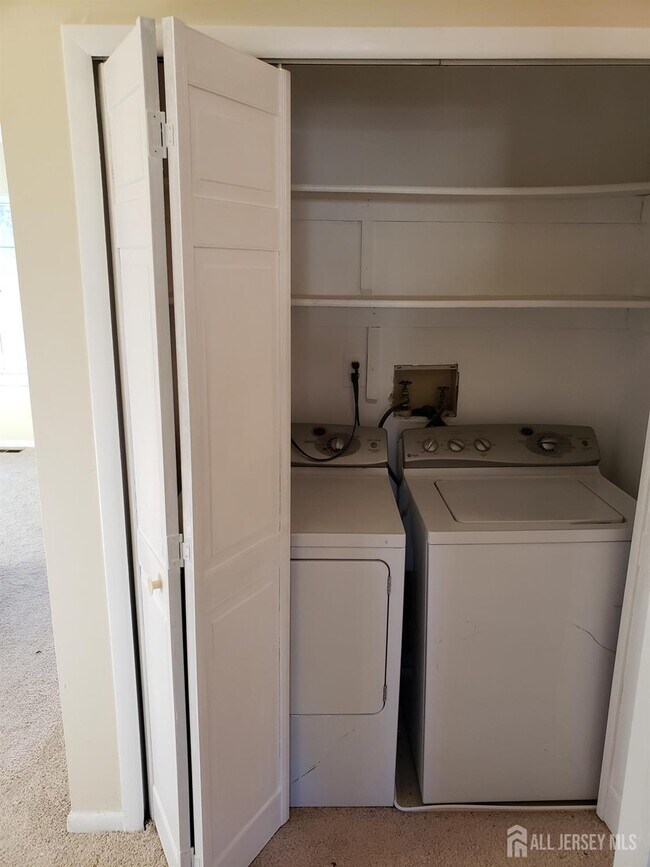 Building Photo - 15 Van Pelt Ct