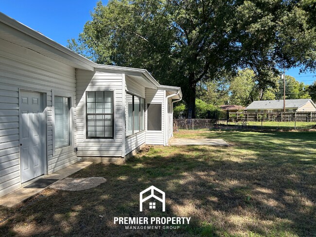 Building Photo - 8288 Cedarbrush Dr