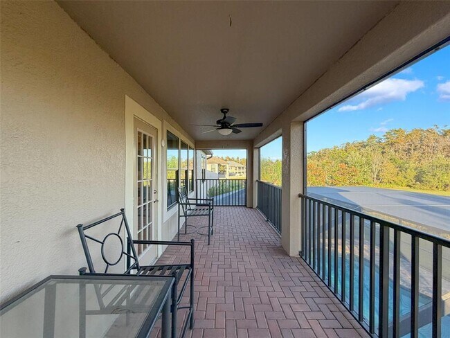 Building Photo - 10701 Laurel Vista Way