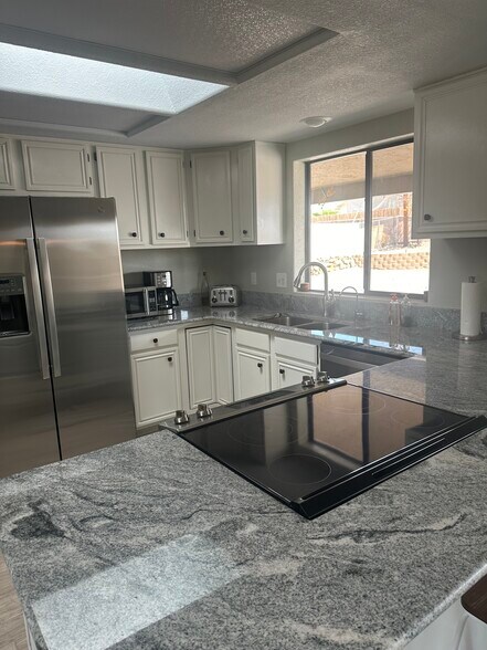 Building Photo - 2830 Yuma Dr