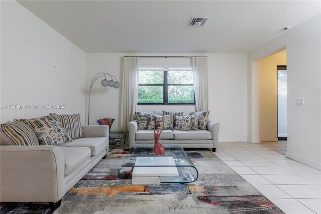 Building Photo - 10590 NW 78th Terrace