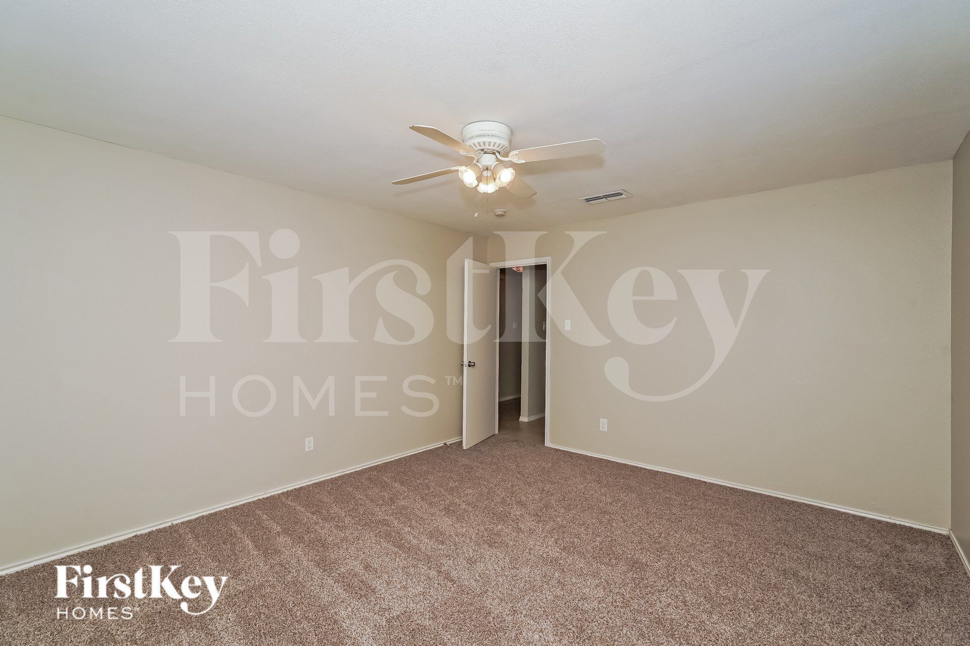 Building Photo - 6104 Skylark Ln