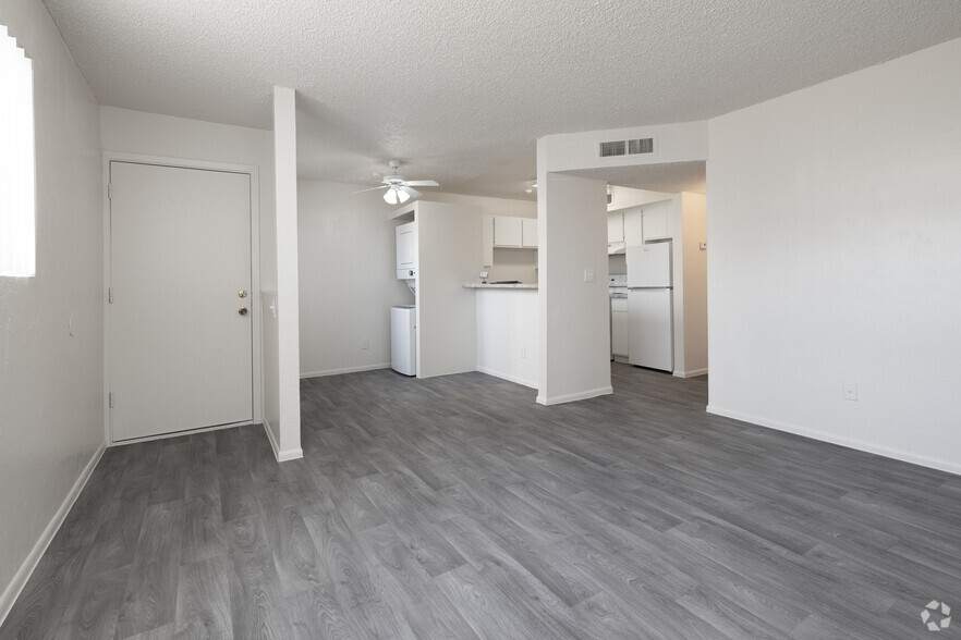 2BR, 1BA - 675SF - Living Room - Tierra Ridge Apartments