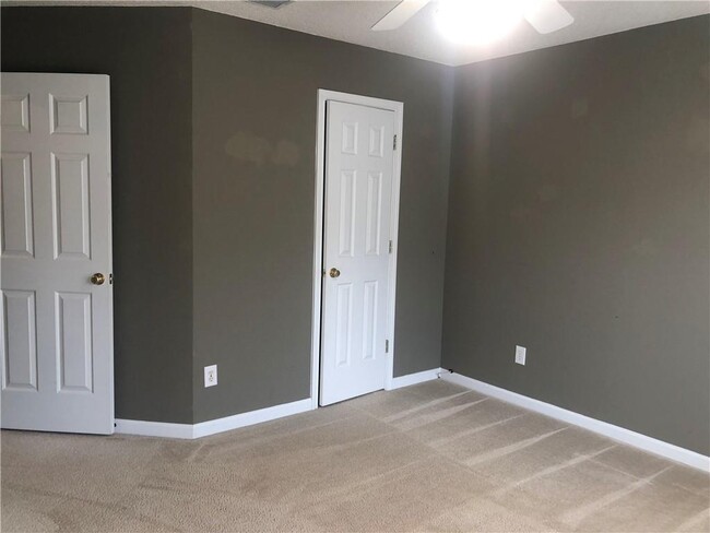 Building Photo - 5871 Haterleigh Dr