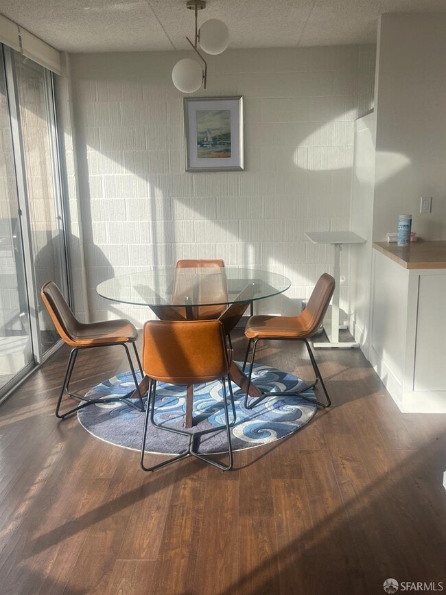 Building Photo - 1 Kelton Ct