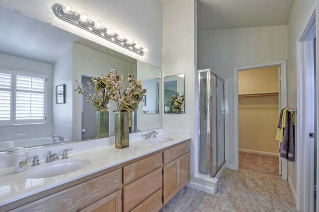 Building Photo - Gorgeous Home | Desirable Location | A/C