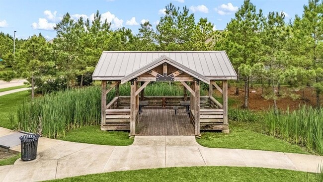 Building Photo - 16746 Highland Country Dr