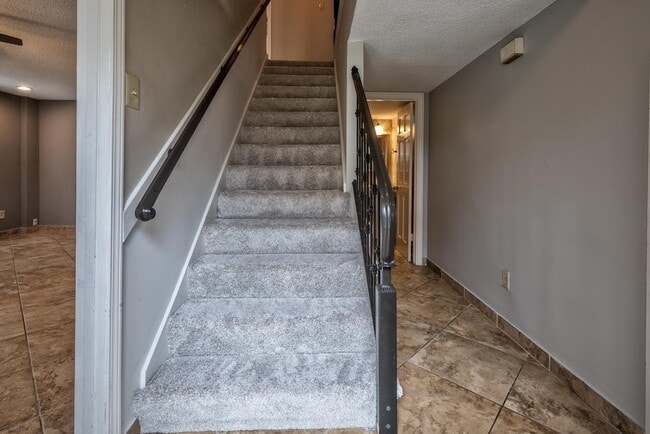 Building Photo - 2598 Cedar Ridge Dr