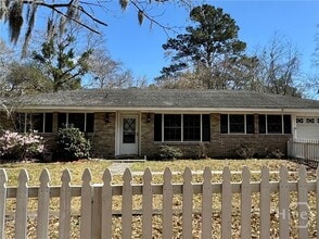 Building Photo - 12406 Largo Dr