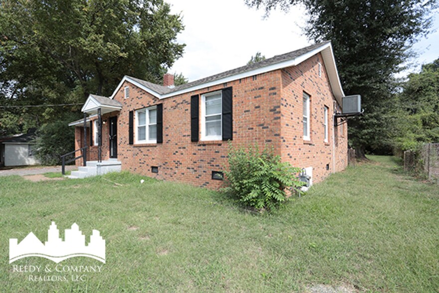 Building Photo - 2554 Henderson St