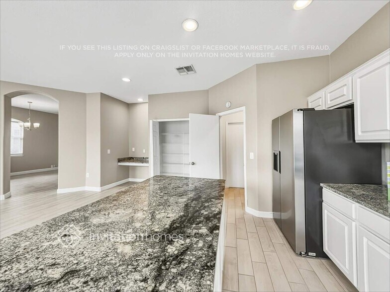 Building Photo - 13115 Canna Lily Dr