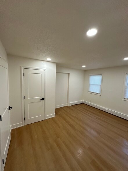 Building Photo - 663 Bernon St