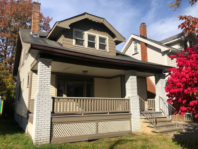 Building Photo - 3 BED 2 BATH SINGLE FAMILY IN SHAKER HEIGHTS!