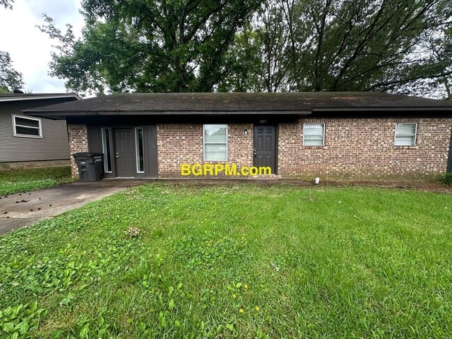 Primary Photo - 3 BD, 1 1/2 BA, Home in Jacksonville