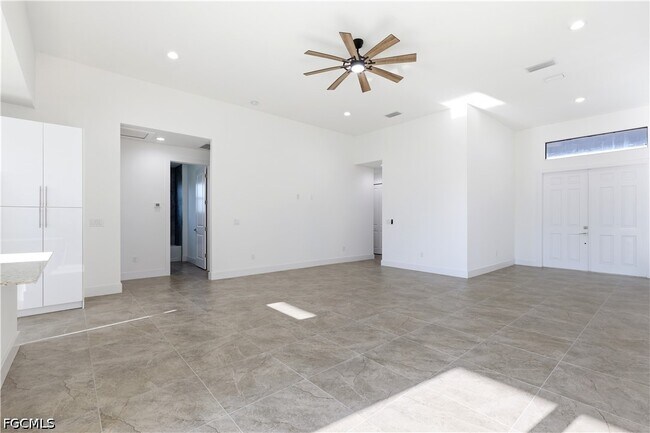 Building Photo - 1119 NW 28th Pl