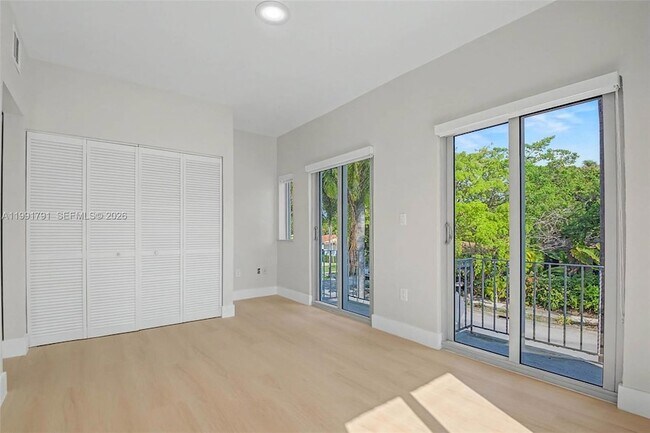 Building Photo - 694 NE 76th St