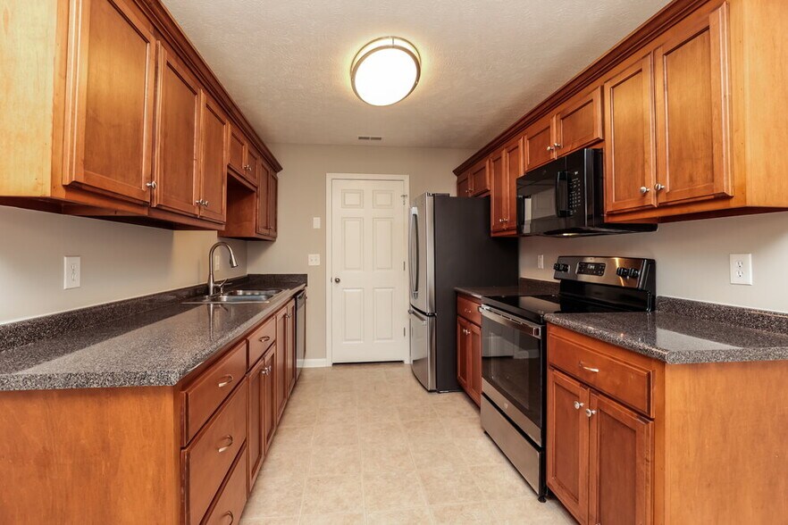 Building Photo - 718 Wildwood Dr