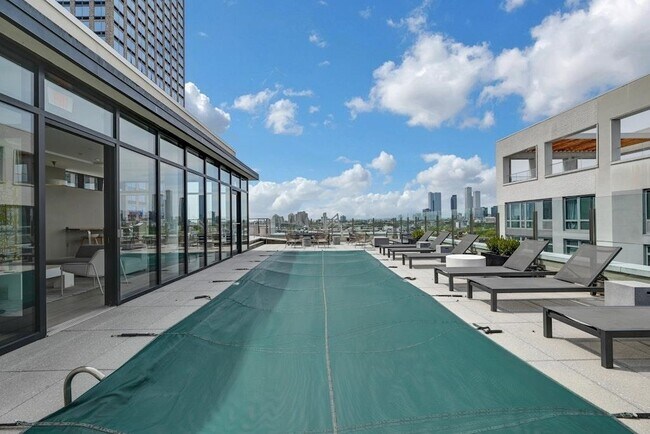 Building Photo - 160 1st St