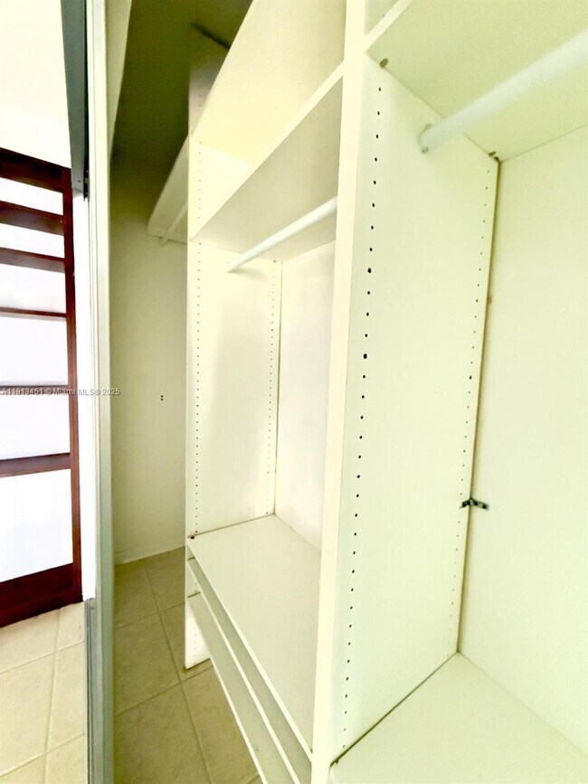 Building Photo - 258 Sheffield K