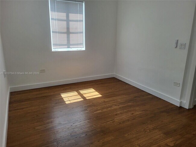 Building Photo - 660 86th St