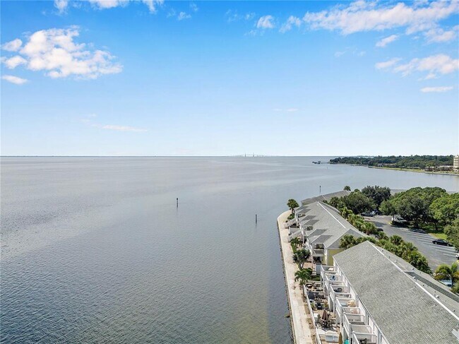 Building Photo - 5172 Coquina Key Dr SE