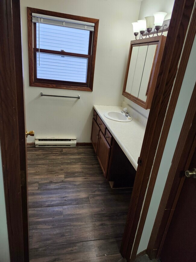 Building Photo - 1014 Sawyer Dr