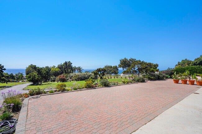 Building Photo - 31259 Bailard Rd