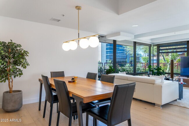 Building Photo - 7147 E Rancho Vista Dr