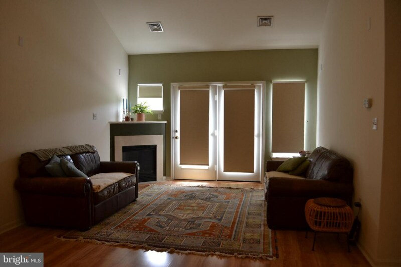 Building Photo - 6472 Terrace Ct