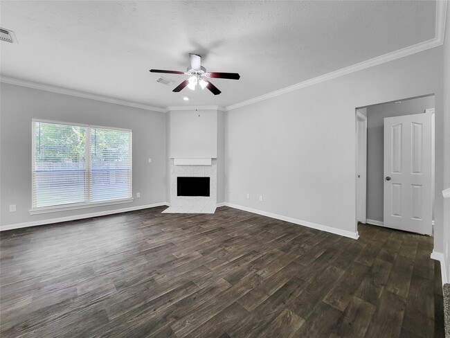 Building Photo - 13618 Cedar Point Dr