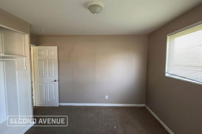 Building Photo - 9743 Edgefield Dr