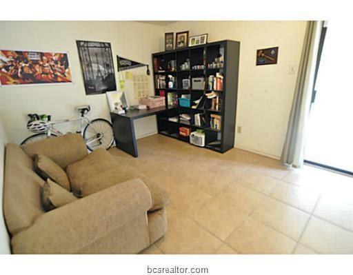 Building Photo - 2820 Forest Bend Dr