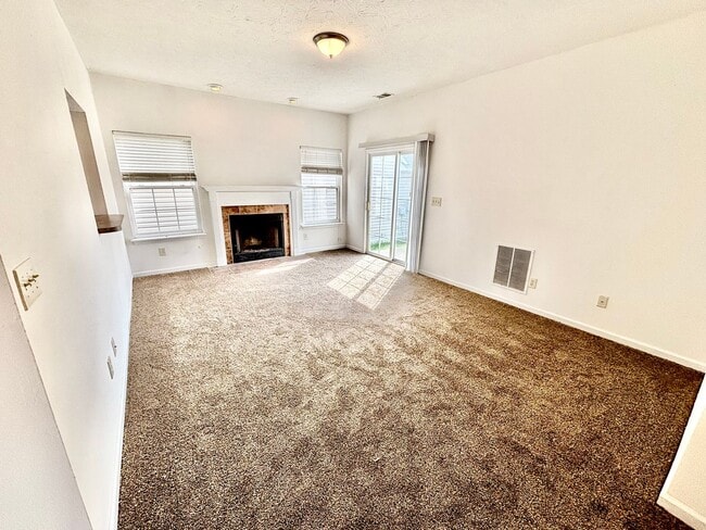 Building Photo - 3 Bedrooms, 2.5 Baths, and a Secret Agent Garage!