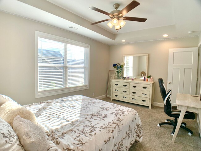 Building Photo - 260 Bluebriar Trace