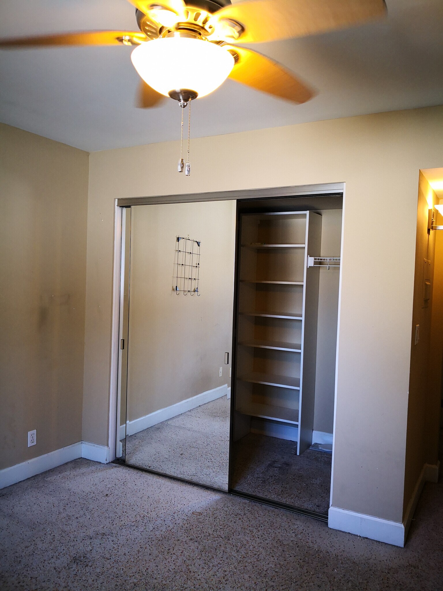 Building Photo - 10982 Roebling Ave