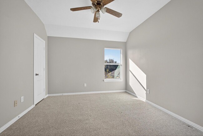 Building Photo - 6272 N Fawnlake Dr