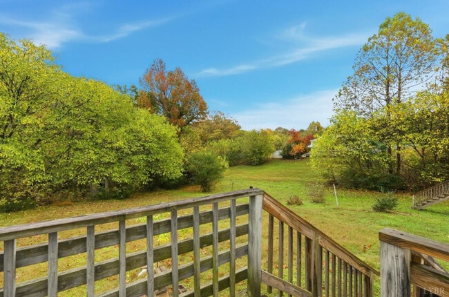 Building Photo - 111 M T Holt Ave